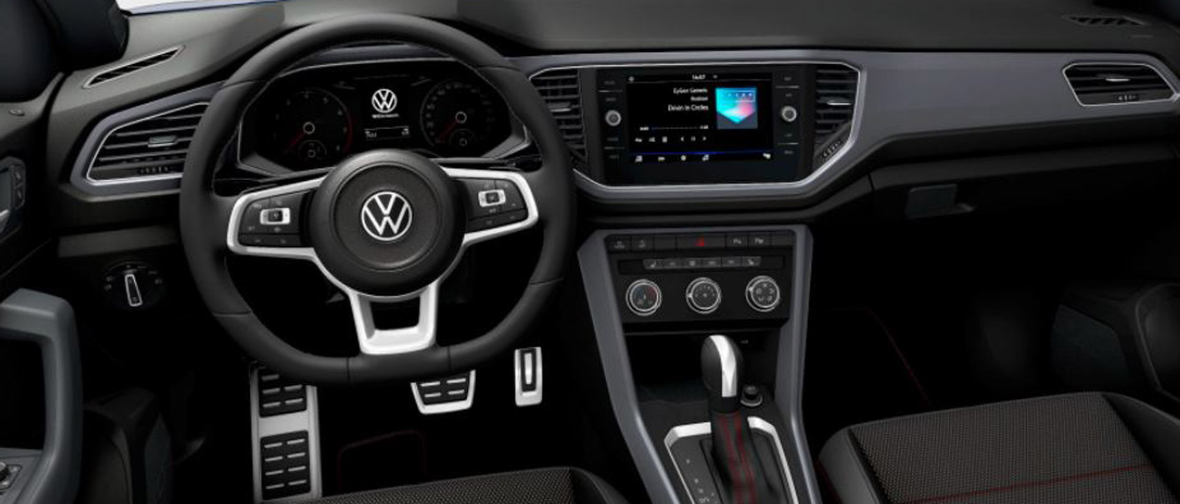 Unser T-Roc von innen. Vor allem die Edelstahl-Pedalerie unterstreicht dick den sportlichen Charakter unseres SUV. - Bild: VW-Konfigurator