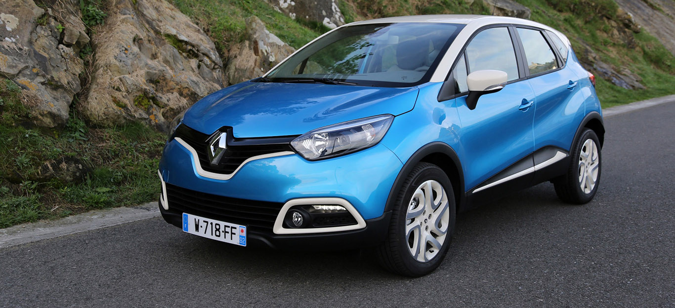 Renault Captur 2013-2019, Halbseitenansicht von vorne, stehend, blau