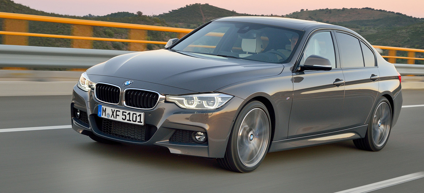 BMW 3er 2015 Facelift, Halbseitenansicht, fahrend, grau